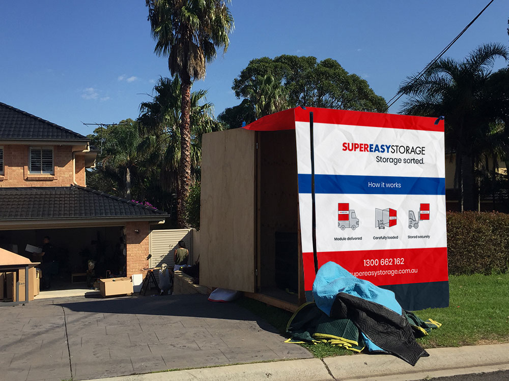 Super Easy Storage. Self-load service.
